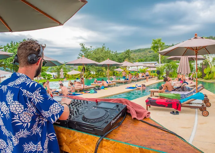 Pp Charlie Beach Resort